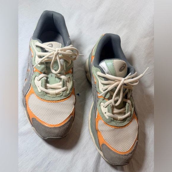 EUC Men’s Asics Athletic Shoes - Picture 5 of 11